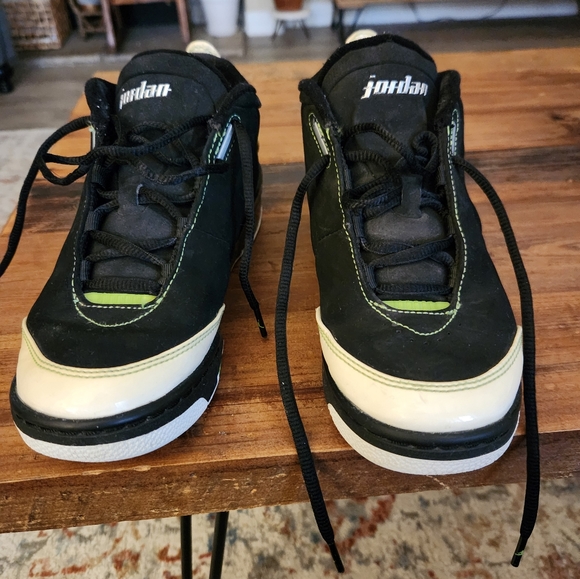 Jordans 23 youth size5.5 - Picture 2 of 6